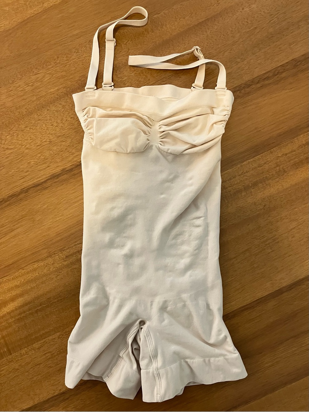 SKIMS Seamless Sculpt Shortie Bodysuit - Picture 5 of 5
